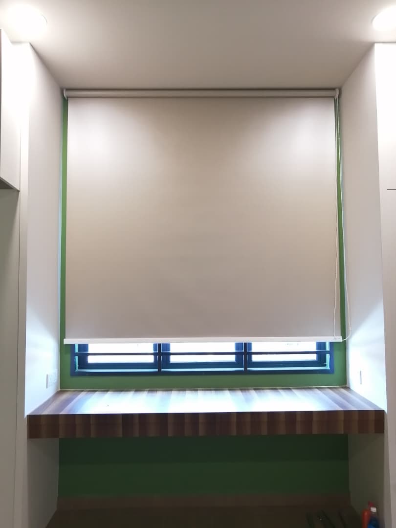 BLACKOUT 100 ROLLER BLINDS